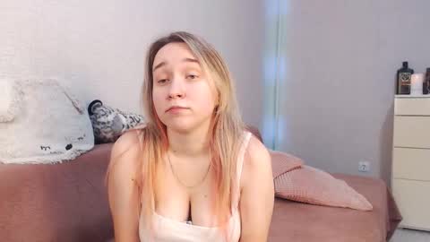 Snapshot of lovely_hayley chatting on 25, 11, 2025 Lovely Hayley online show from 25, 11, 2025