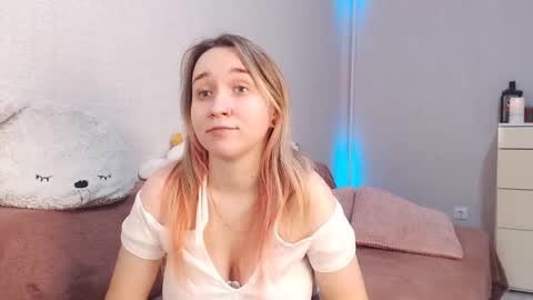 Snapshot of lovely_hayley chatting on 26, 11, 2025 Lovely Hayley online show from 26, 11, 2025