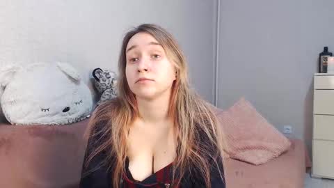 Lovely Hayley online show from 5, 2, 2026