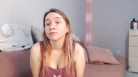 Lovely Hayley online show from 6, 2, 2026