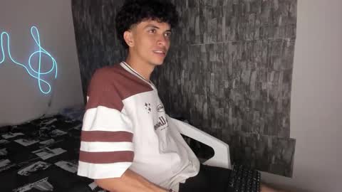Snapshot of lovely_horny713 chatting on 28, 4, 2026 Salo online show from 28, 4, 2026