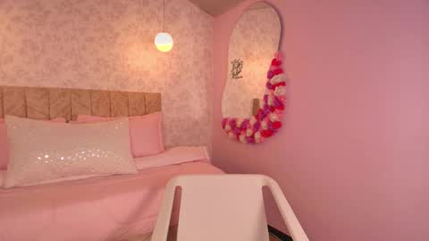 Snapshot of lovely_julls chatting on 9, 2, 2026 lovely_julls online show from 9, 2, 2026