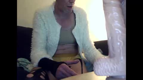 Snapshot of lovely_me165244 chatting on 4, 12, 2024 mooie man online show from 4, 12, 2024