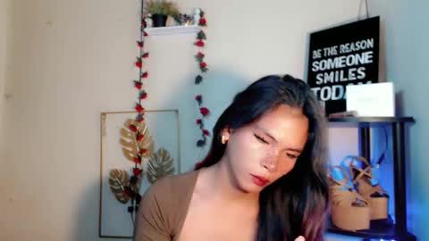 Snapshot of lovely_oliviax chatting on 19, 4, 2026 KATE online show from 19, 4, 2026
