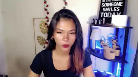 Snapshot of lovely_oliviax chatting on 21, 4, 2026 KATE online show from 21, 4, 2026