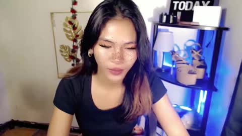 Snapshot of lovely_oliviax chatting on 21, 4, 2026 KATE online show from 21, 4, 2026