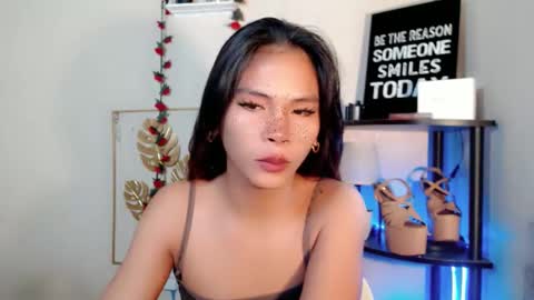 Snapshot of lovely_oliviax chatting on 25, 4, 2026 KATE online show from 25, 4, 2026