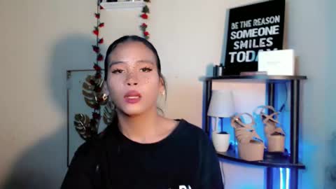 Snapshot of lovely_oliviax chatting on 27, 4, 2026 KATE online show from 27, 4, 2026