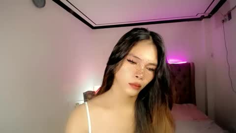 Snapshot of lovely_oliviax chatting on 14, 5, 2026 KATE online show from 14, 5, 2026