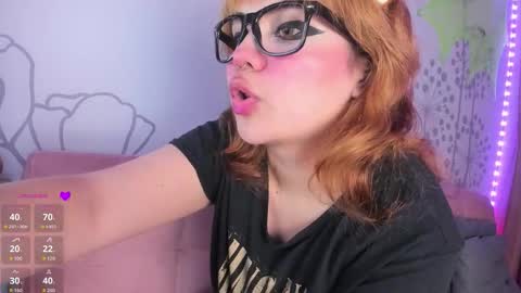 Snapshot of lovely_paris_01 chatting on 15, 10, 2025 Paris Rose online show from 15, 10, 2025