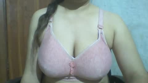 Snapshot of lovely_sweet_girl chatting on 29, 10, 2025 katrina follow me guys online show from 29, 10, 2025