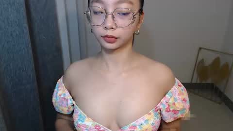 Snapshot of lovely_sweetiex chatting on 15, 11, 2025 call me Ann online show from 15, 11, 2025