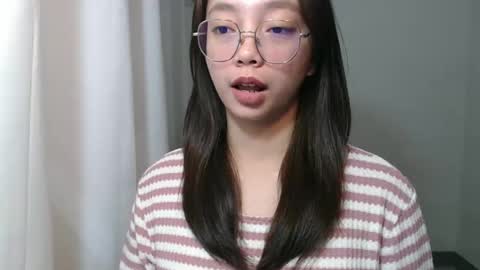 Snapshot of lovely_sweetiex chatting on 15, 12, 2025 call me Ann online show from 15, 12, 2025