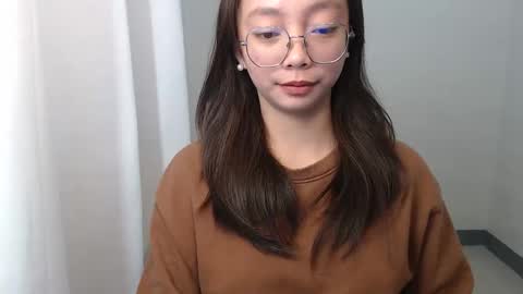 Snapshot of lovely_sweetiex chatting on 17, 12, 2025 call me Ann online show from 17, 12, 2025