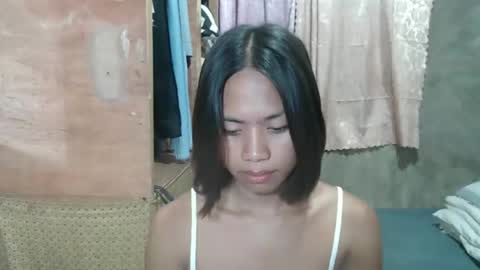 Snapshot of lovely_yvoneslutty chatting on 12, 1, 2026 lovely_yvoneslutty online show from 12, 1, 2026