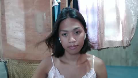 Snapshot of lovely_yvoneslutty chatting on 15, 1, 2026 lovely_yvoneslutty online show from 15, 1, 2026