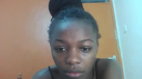 Snapshot of lovely_yvonne chatting on 6, 10, 2025 Lovely yvonne online show from 6, 10, 2025