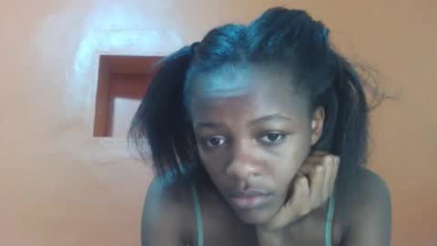 Snapshot of lovely_yvonne chatting on 19, 10, 2025 Lovely yvonne online show from 19, 10, 2025