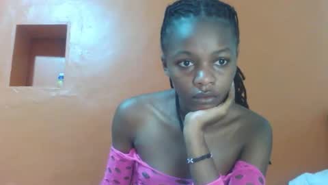 Snapshot of lovely_yvonne chatting on 15, 11, 2025 Lovely yvonne online show from 15, 11, 2025