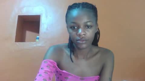 Snapshot of lovely_yvonne chatting on 16, 11, 2025 Lovely yvonne online show from 16, 11, 2025