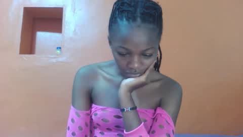 Snapshot of lovely_yvonne chatting on 22, 11, 2025 Lovely yvonne online show from 22, 11, 2025