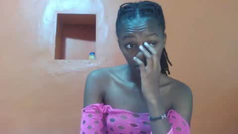 Snapshot of lovely_yvonne chatting on 27, 11, 2025 Lovely yvonne online show from 27, 11, 2025