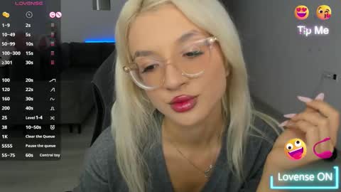 Snapshot of lovelybianca_ chatting on 7, 11, 2025 lovelybianca_ online show from 7, 11, 2025