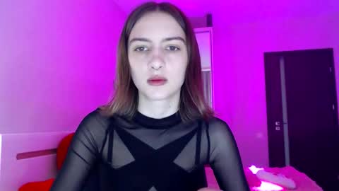 lovelybird69 online show from 7, 6, 2026