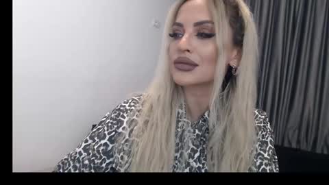 Snapshot of lovelyblondyxxx chatting on 17, 2, 2025 PrAllinXXXa online show from 17, 2, 2025