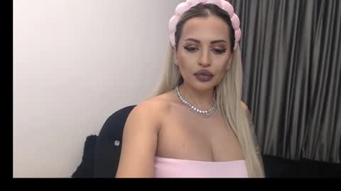 Snapshot of lovelyblondyxxx chatting on 22, 2, 2025 PrAllinXXXa online show from 22, 2, 2025