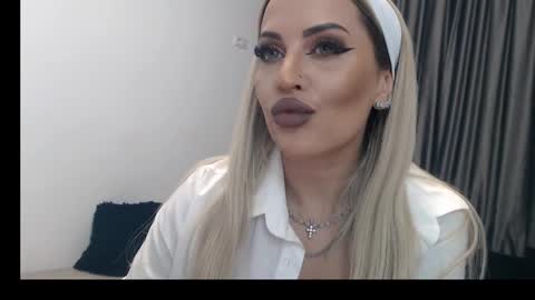 Snapshot of lovelyblondyxxx chatting on 24, 2, 2025 PrAllinXXXa online show from 24, 2, 2025