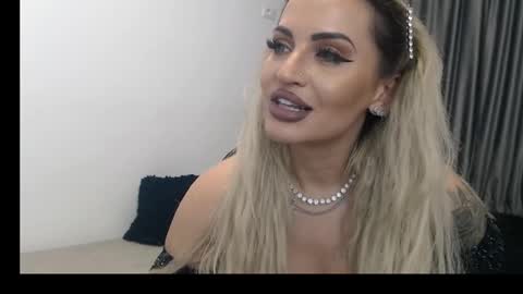 Snapshot of lovelyblondyxxx chatting on 27, 2, 2025 PrAllinXXXa online show from 27, 2, 2025