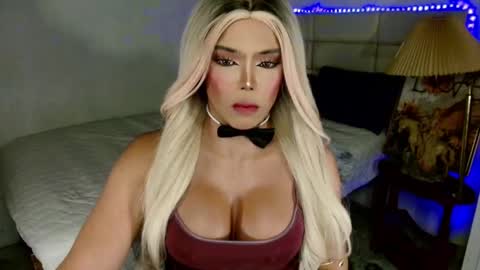 Snapshot of lovelycarel_777 chatting on 2, 12, 2025 LOVELY CAREL 777 online show from 2, 12, 2025