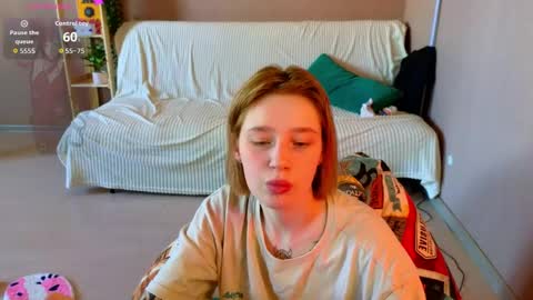 Snapshot of lovelygirllss chatting on 24, 5, 2026 your sweet girls online show from 24, 5, 2026