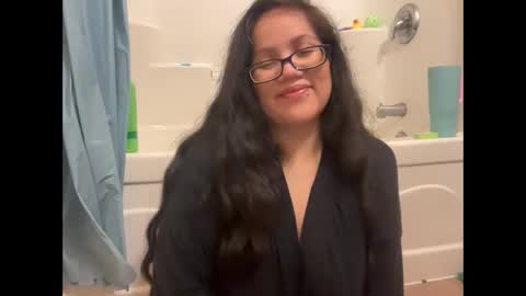 Snapshot of lovelykatiebabe chatting on 28, 10, 2025 lovelykatiebabe online show from 28, 10, 2025
