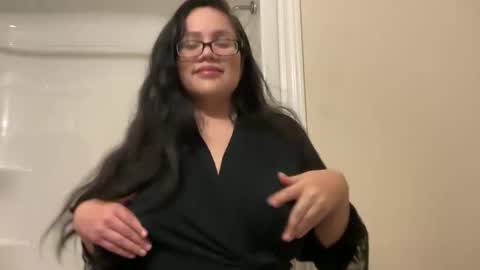 Snapshot of lovelykatiebabe chatting on 12, 11, 2025 lovelykatiebabe online show from 12, 11, 2025