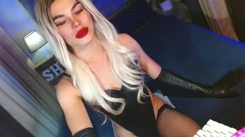 lovelymiss_shyna11 online show from 13, 1, 2026