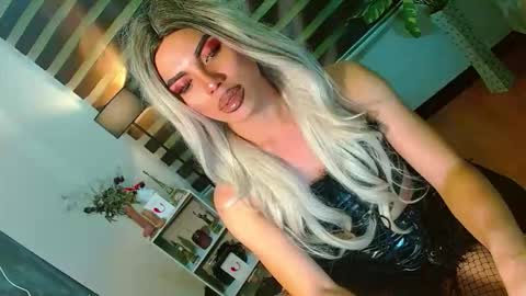 Snapshot of lovelymiss_shyna11 chatting on 26, 4, 2026 lovelymiss_shyna11 online show from 26, 4, 2026