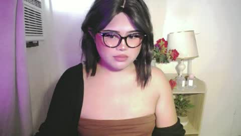 Snapshot of lovelypinaychubsx chatting on 24, 6, 2026 lovely online show from 24, 6, 2026