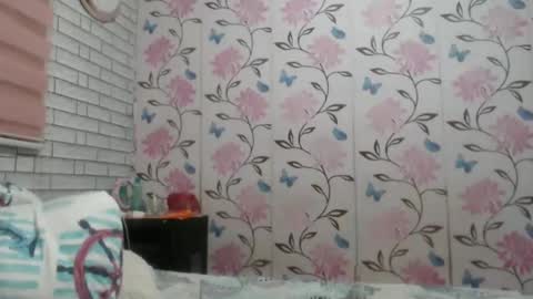 Angelquey online show from 10, 12, 2024