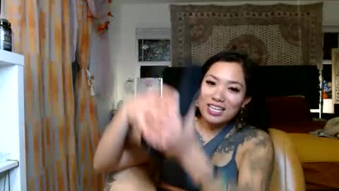 lovelyxmacii online show from 17, 12, 2025