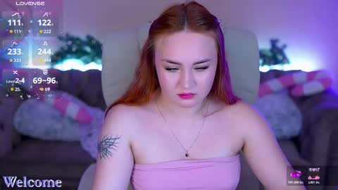 Snapshot of lovelyybell chatting on 14, 12, 2025 B E L L online show from 14, 12, 2025