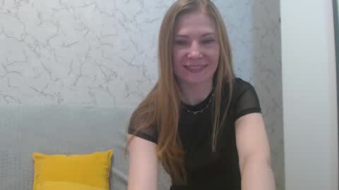Snapshot of lovepeanutgirl chatting on 2, 2, 2025 Mary Love online show from 2, 2, 2025