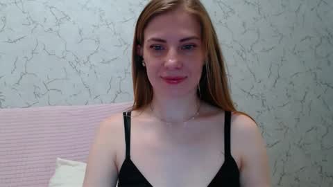 Snapshot of lovepeanutgirl chatting on 21, 9, 2025 Mary Love online show from 21, 9, 2025