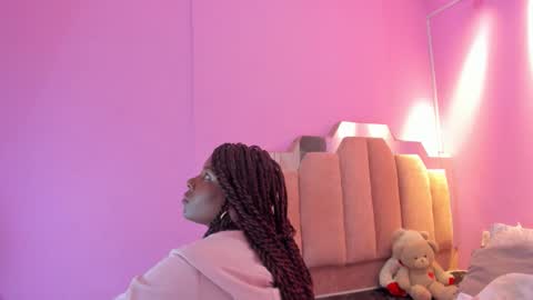 L O V E  online show from 30, 11, 2025