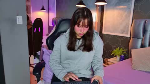 Snapshot of lovequinn_mjs chatting on 15, 11, 2025 Love online show from 15, 11, 2025