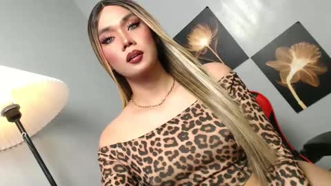 lovers moon22 online show from 4, 12, 2025