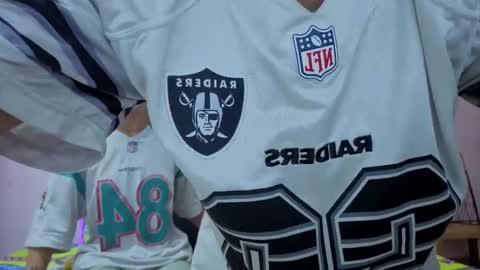 sofia and bryan online show from 27, 10, 2025