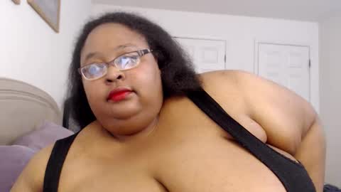 Snapshot of loves_aura chatting on 30, 5, 2026 Alyson online show from 30, 5, 2026