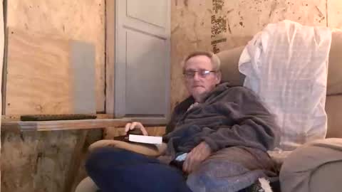 Snapshot of lovesex6565 chatting on 14, 11, 2025 just here to have fun and cum online show from 14, 11, 2025